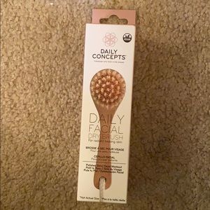 Daily concepts daily facial brush new in package